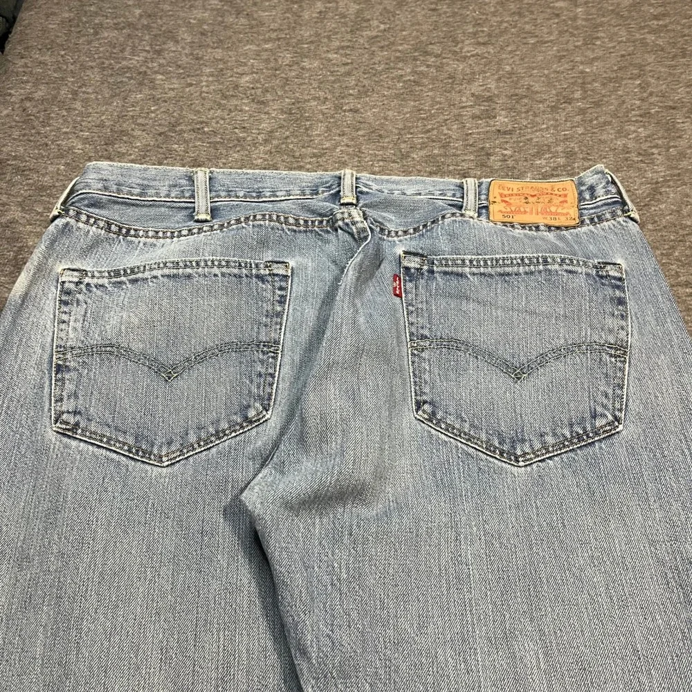 Levis 501 Original Fit Jeans Mens 38x32 Light Wash Blue Premium Denim Straight